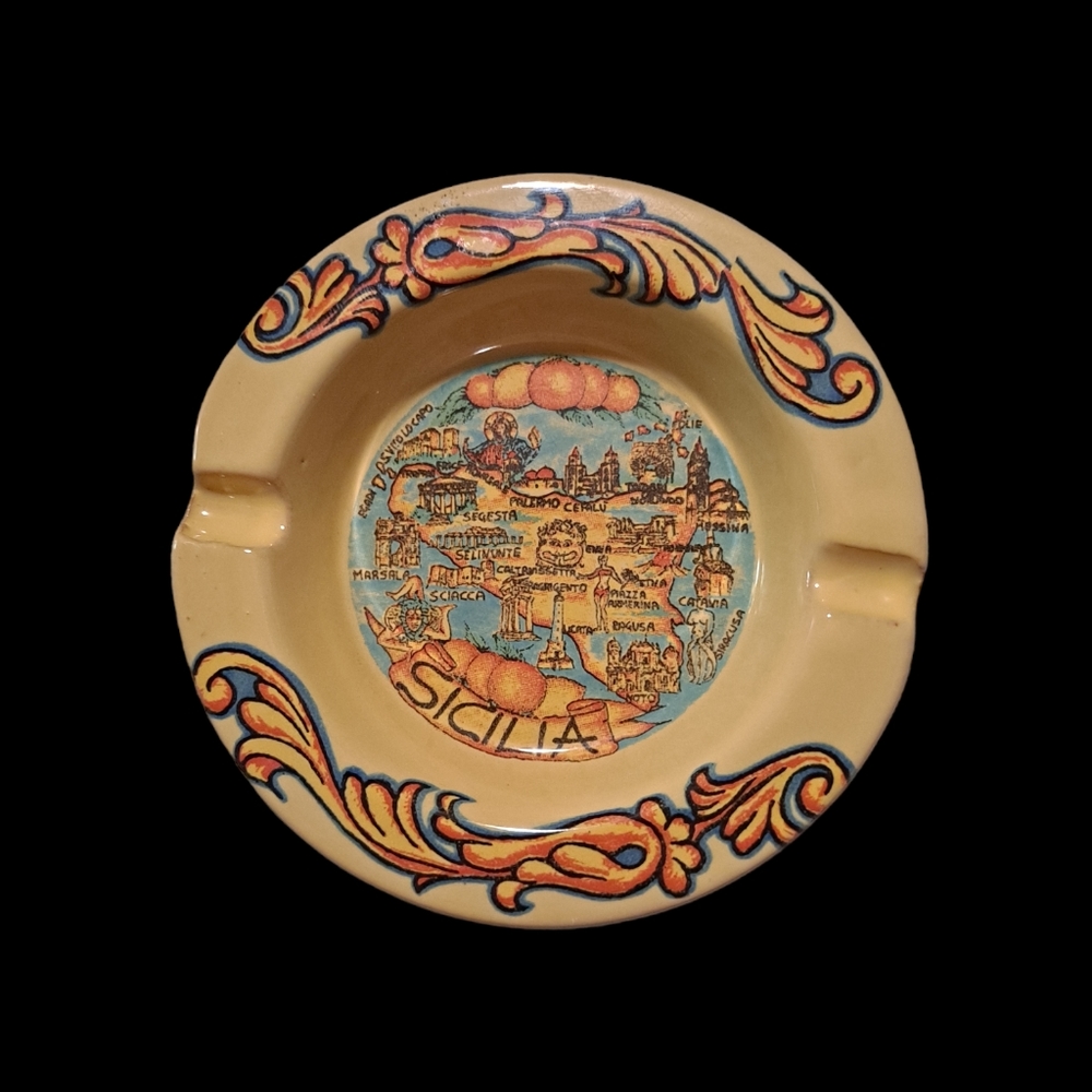 Sicilia Ash Tray Ceramic Hand Made Vintage round 4 inch
